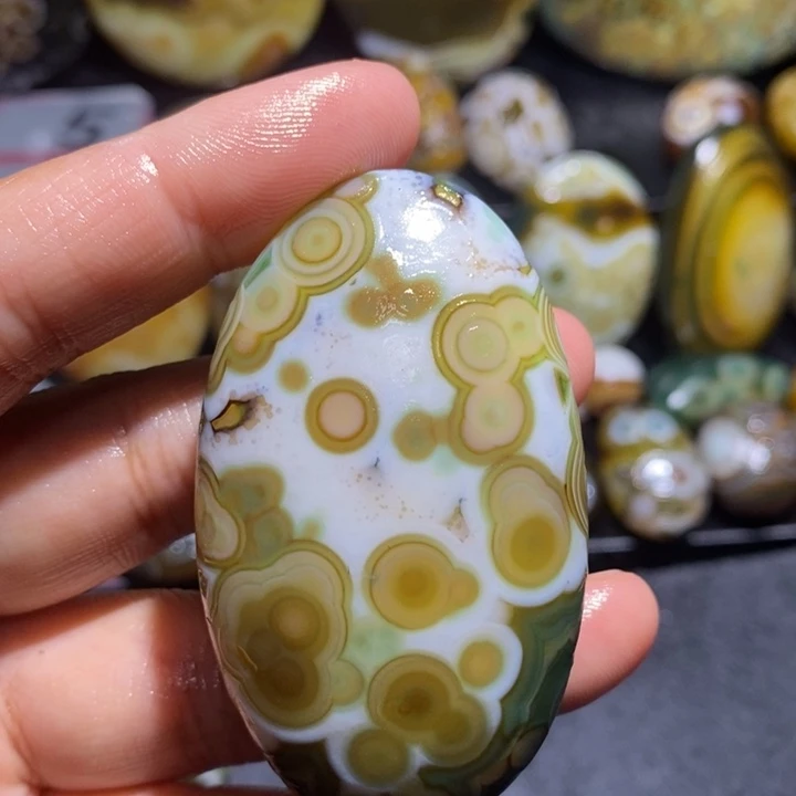 玛瑙/玉髓未镶嵌珠宝奇石90