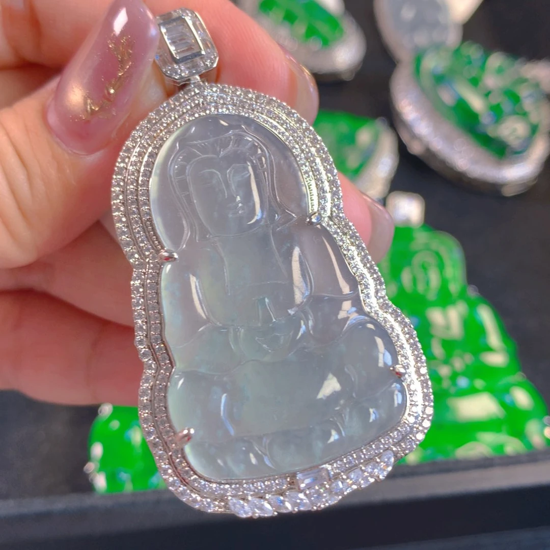 翡翠颈饰未镶嵌翡翠