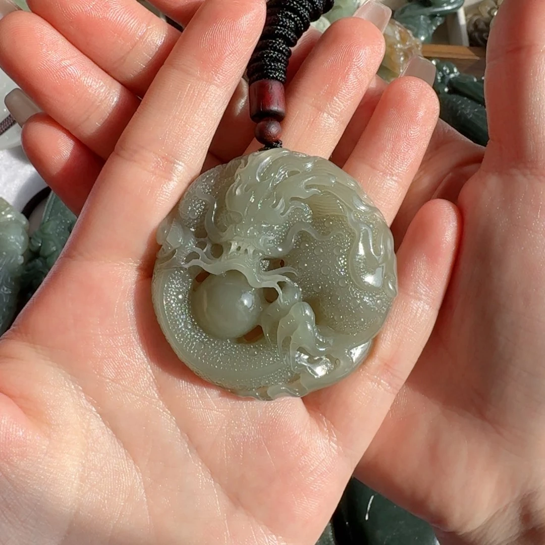 颈饰未镶嵌和田玉