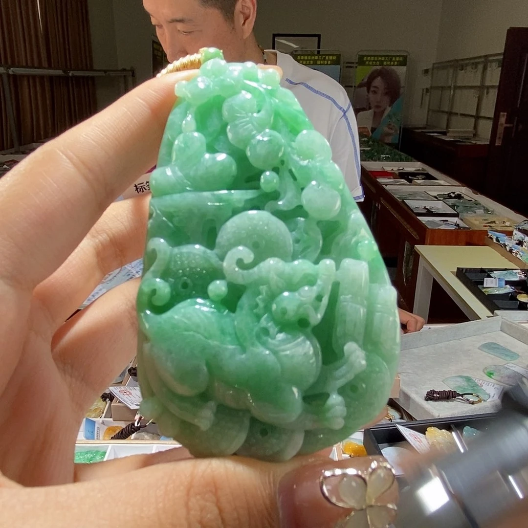 翡翠未镶嵌颈饰翡翠