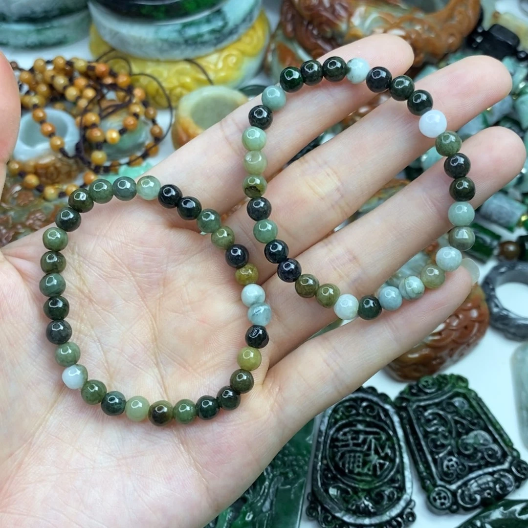 颈饰未镶嵌翡翠吊坠