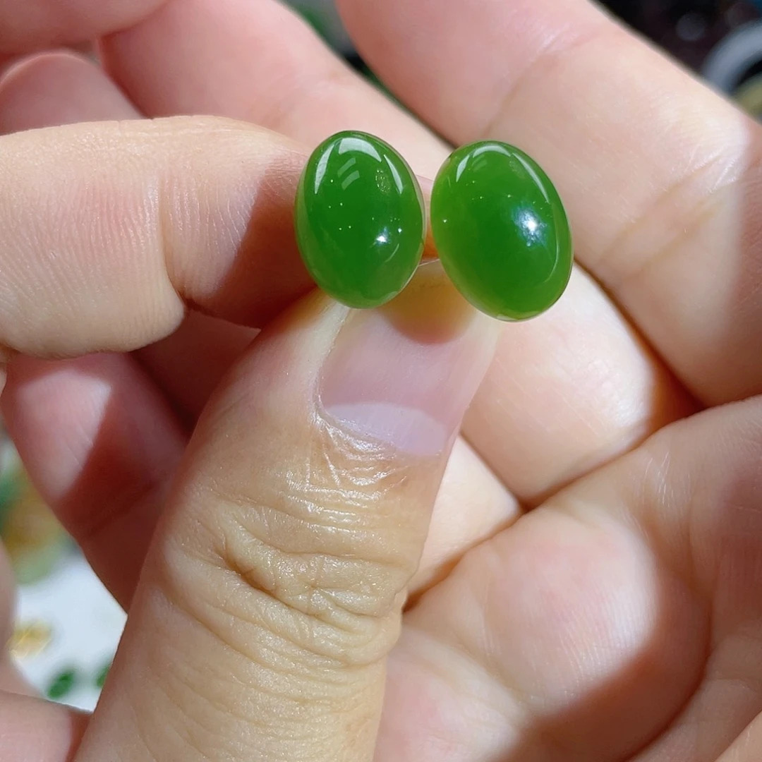 18K金镶嵌和田玉（碧玉）耳饰