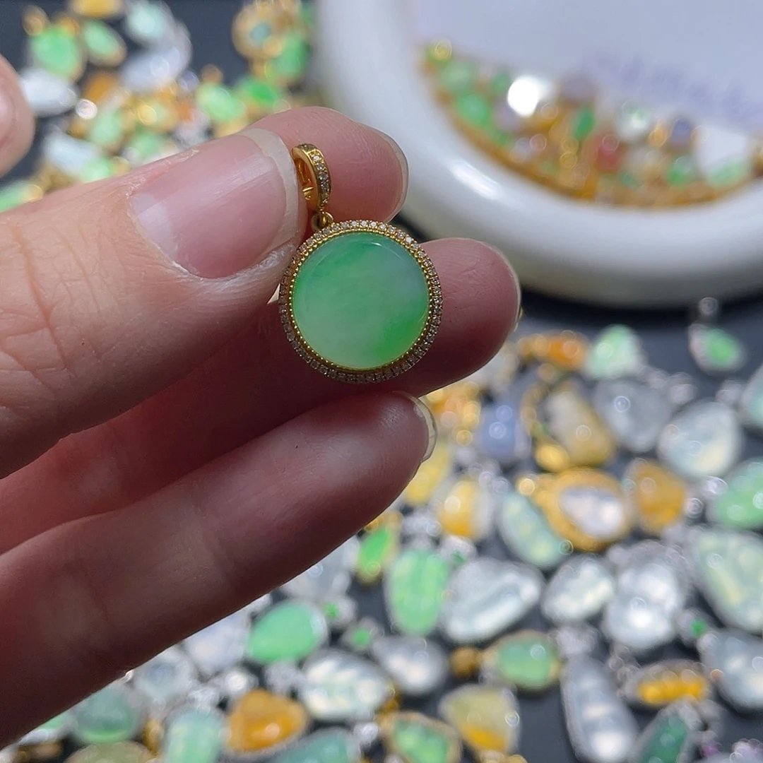 翡翠颈饰18K金镶嵌天然翡翠18kA货