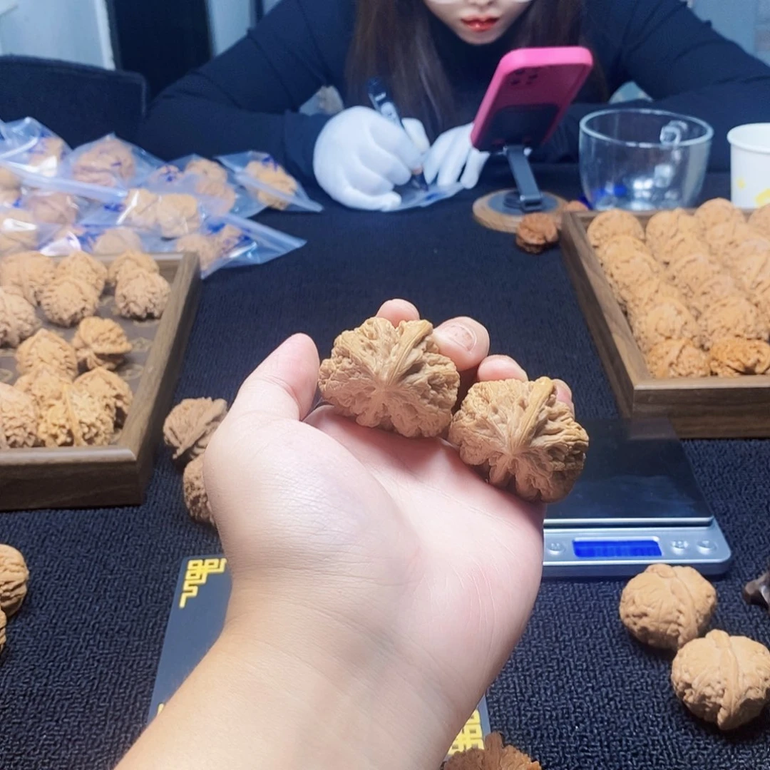 吊坠文玩核桃攀文玩核桃