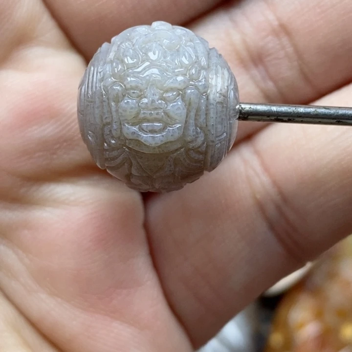 颈饰未镶嵌硅化珊瑚（珊瑚玉）