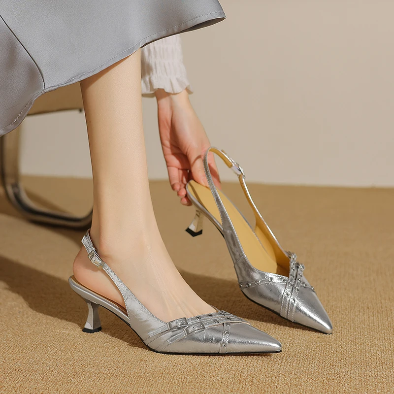 5.5cm小众皮带扣包头凉鞋银色春夏新款后空四季鞋细跟性感高跟鞋