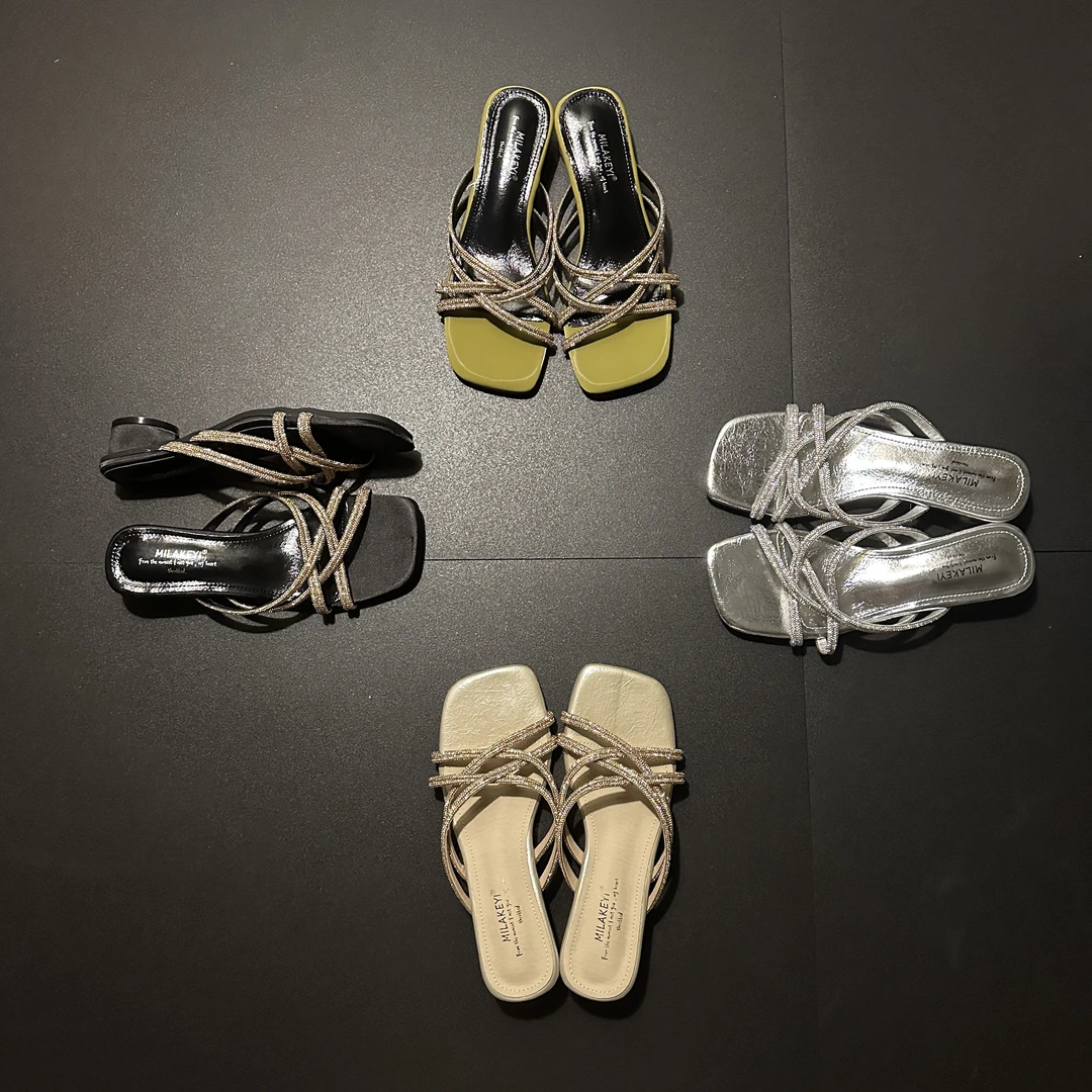 2025年夏季新款爆款交叉水钻气质百搭款时尚网红舒适方头凉拖跟鞋