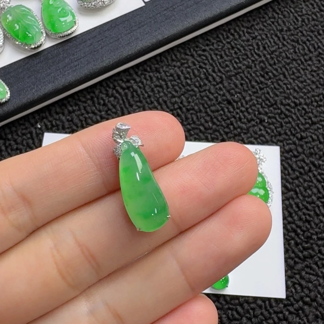 翡翠18K金镶嵌吊坠(不含链)福瓜