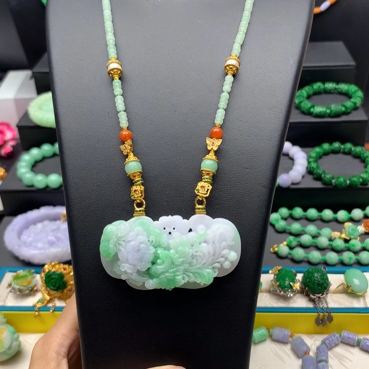 翡翠未镶嵌颈饰翡翠凤凰