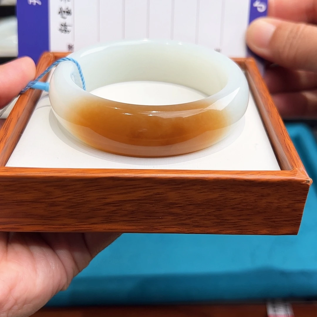可***。未镶嵌手镯和田玉