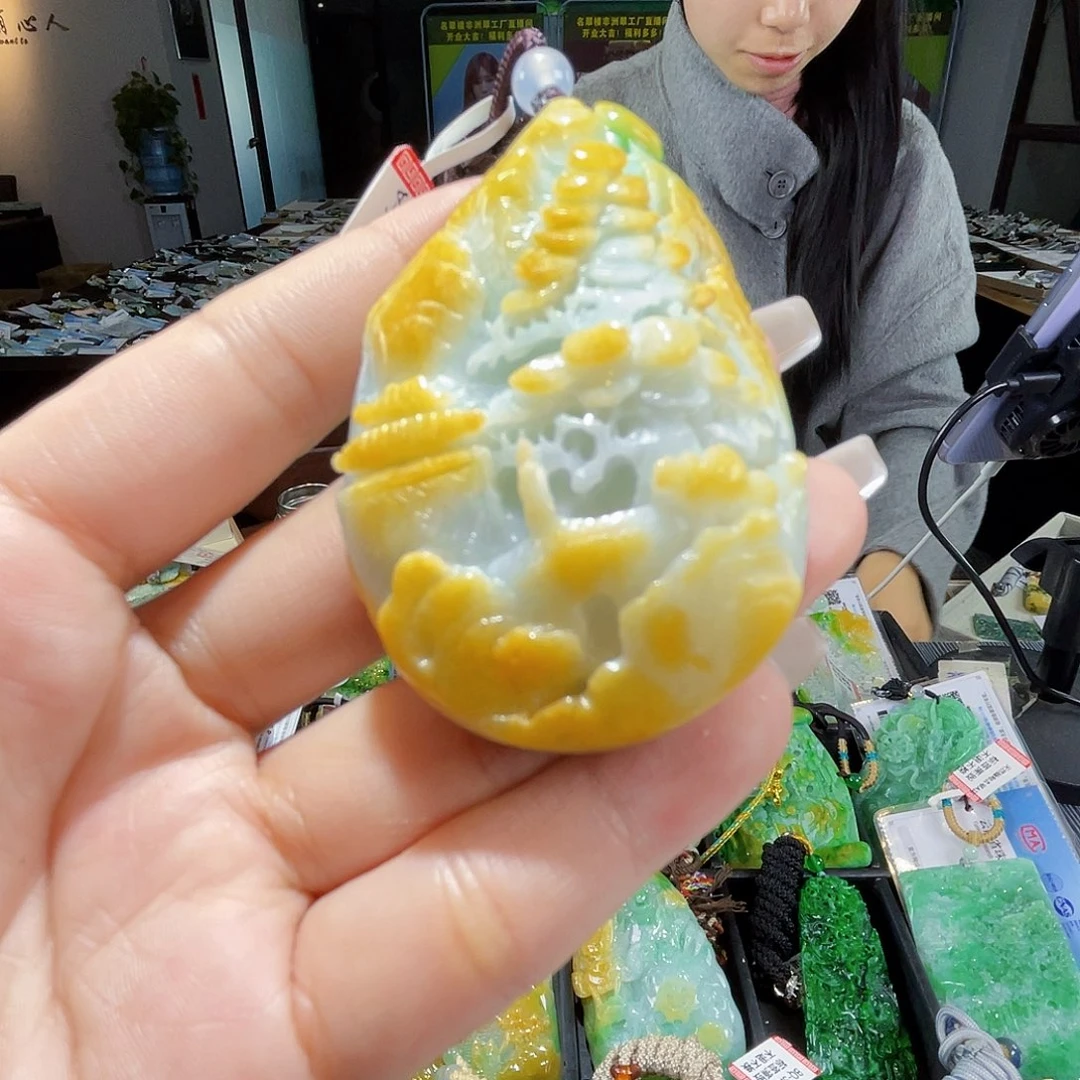 颈饰未镶嵌翡翠一