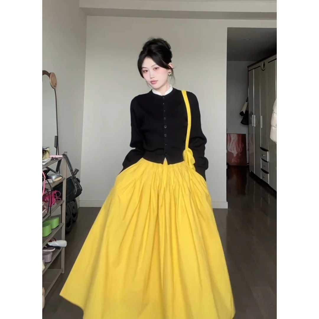MARIE.COCO松弛感休闲百搭黑色拼接上衣秋季新款多巴胺半身裙套装