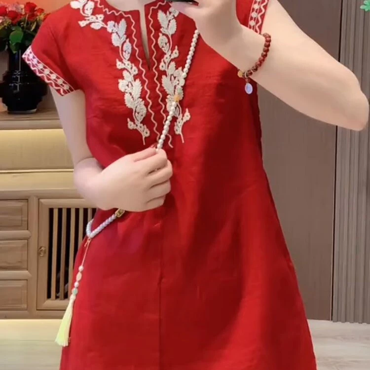 2025夏季新款法式高级感复古红色短袖连衣裙女气质独特别致中长裙