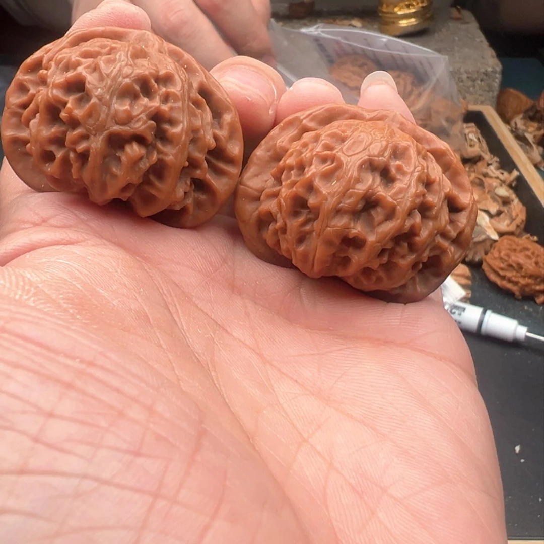 桃核把件42左右宫灯