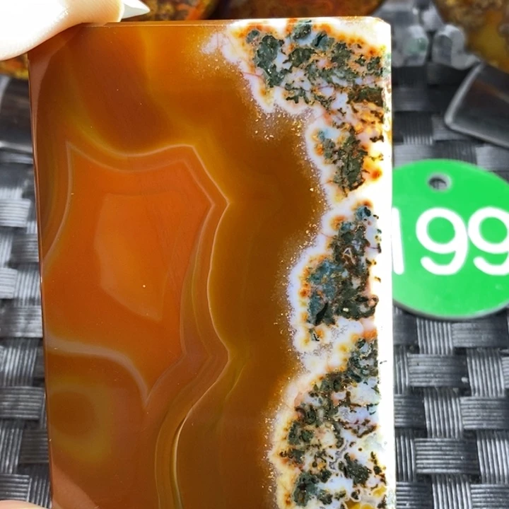 未镶嵌颈饰玛瑙/玉髓山*