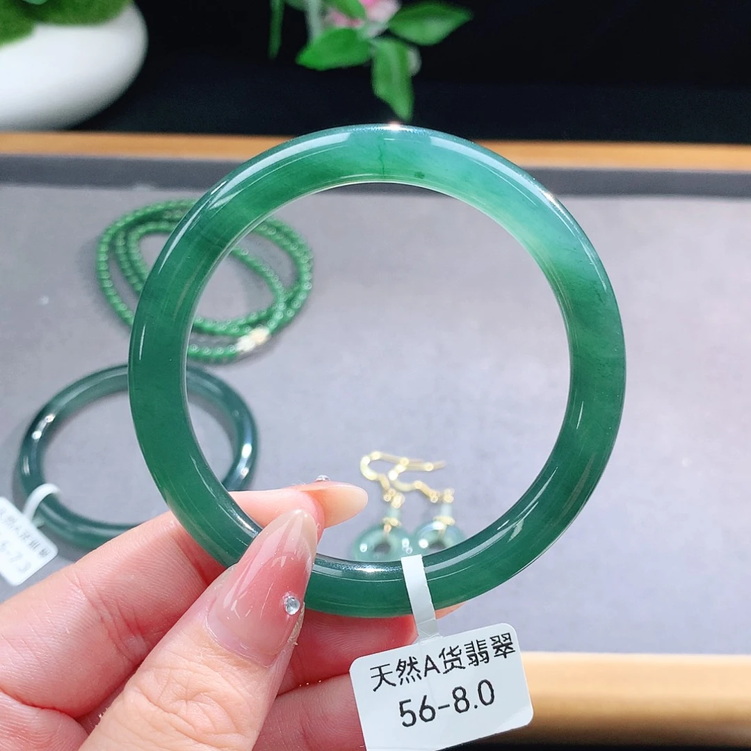 未镶嵌手镯（圆镯）翡翠