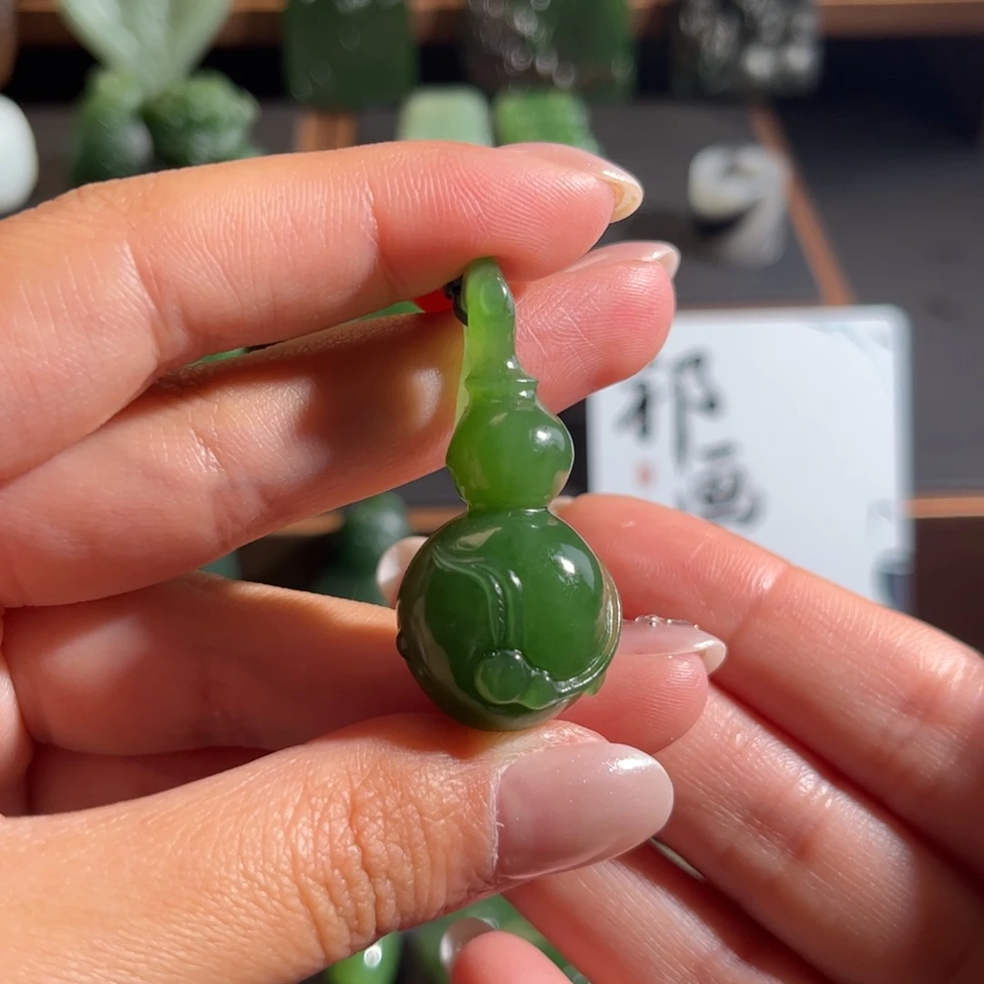 【***】和田玉未镶嵌颈饰