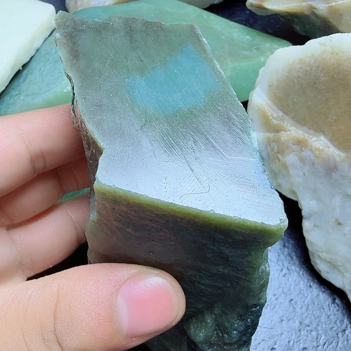 和田玉（糖玉）未镶嵌珠宝奇石