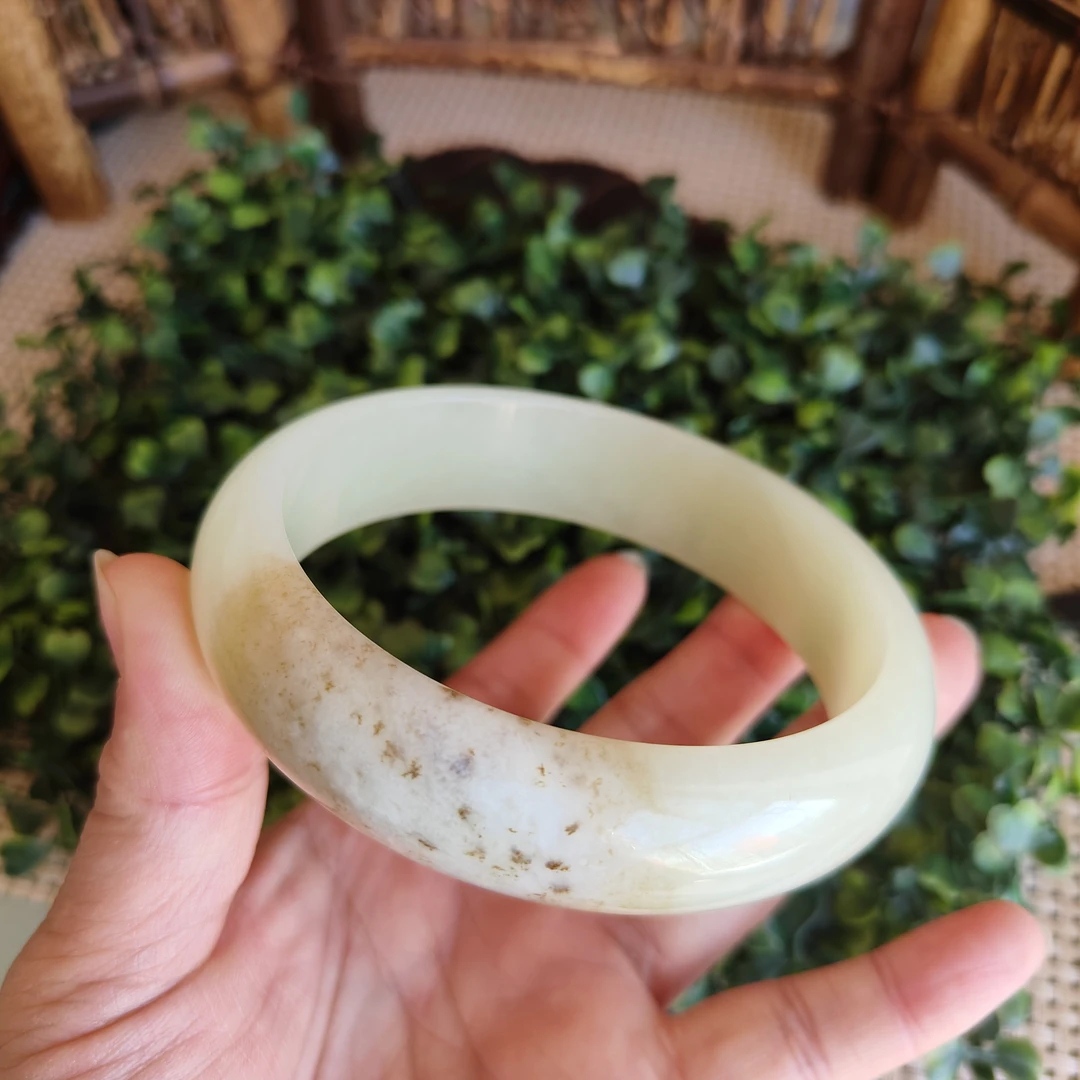 特大码和田玉糖白手镯大口径手镯，臂镯。男士也可以戴完美巨大口径