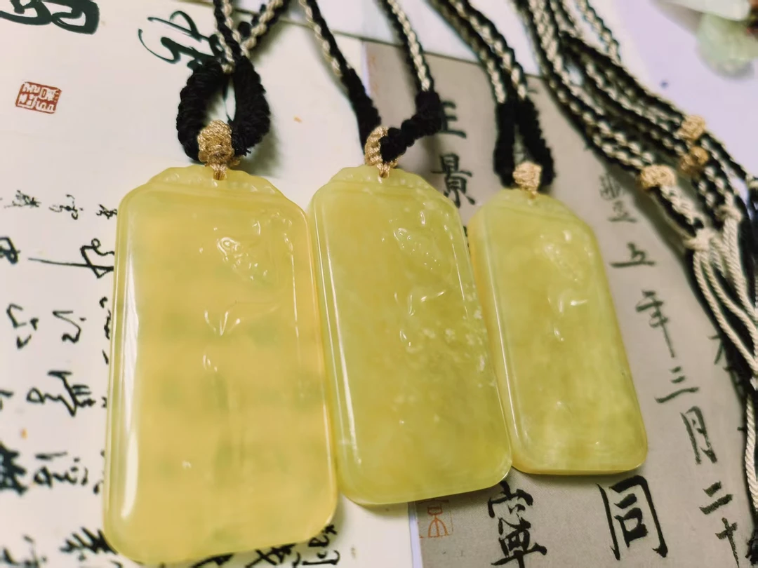 小瑜甄选【开年福利】天然岫玉荷花牌多样性发货其中发一