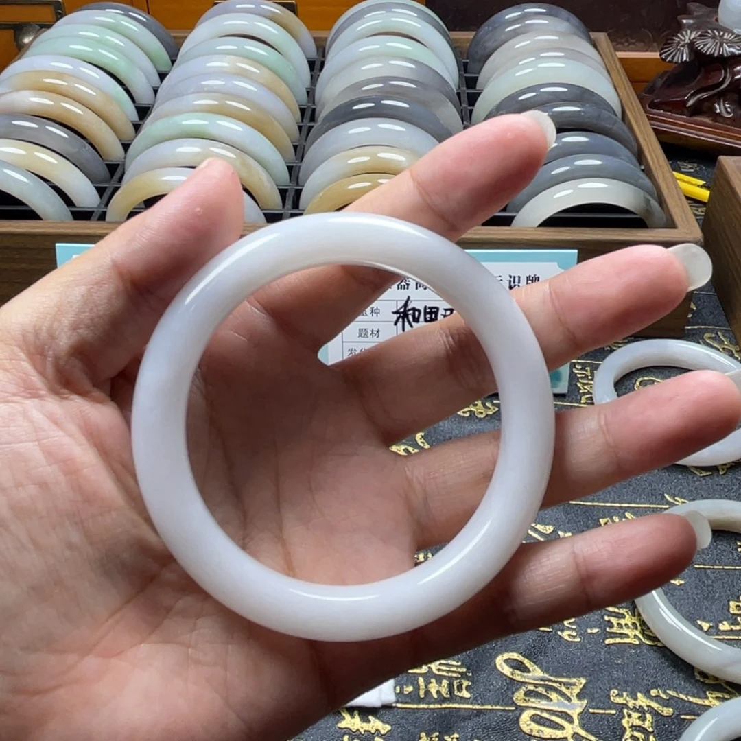 慈***宝未镶嵌手镯和田玉