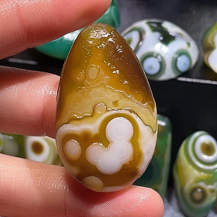 玛瑙/玉髓未镶嵌珠宝奇石