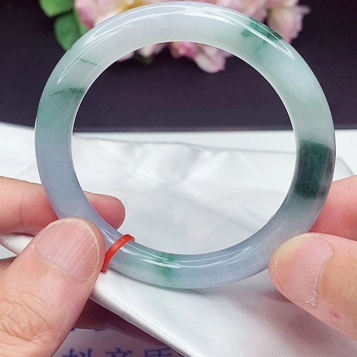 翡翠手镯未镶嵌56圈