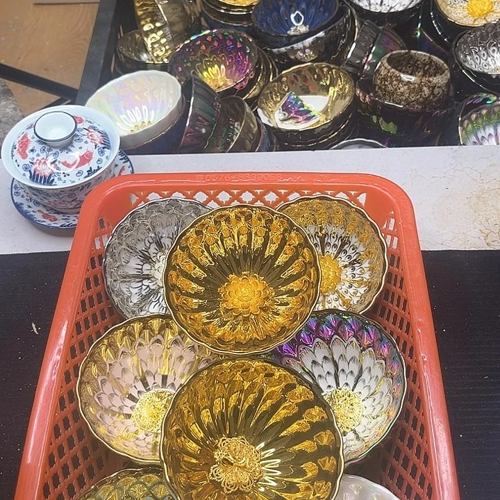 陶瓷七彩陶瓷杯八只