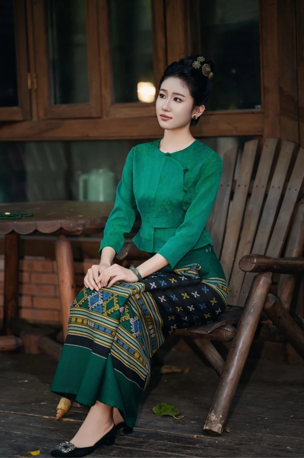 玉家人曼景列复古服饰 墨绿色新款修身显瘦简约日常百搭套装