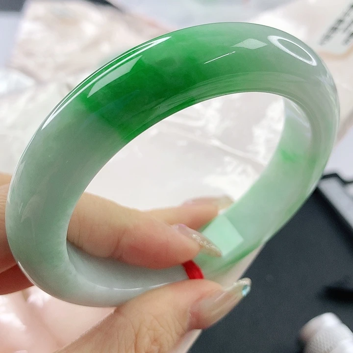 未镶嵌手镯翡翠，358