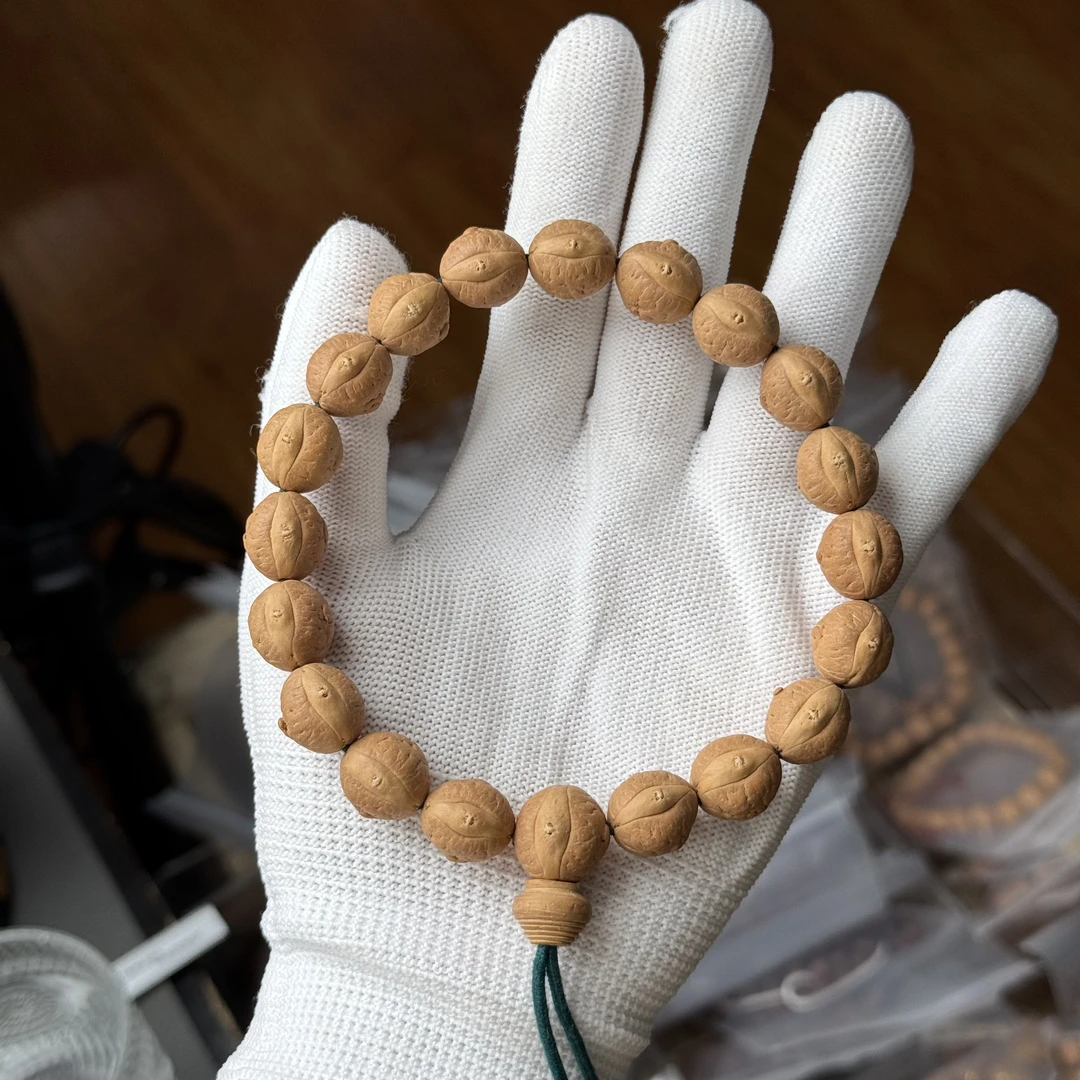 13-14小飞机天使凤眼菩提手串