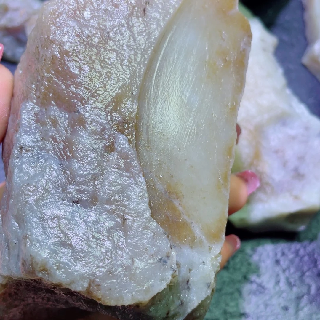 和田玉未镶嵌珠宝半成品