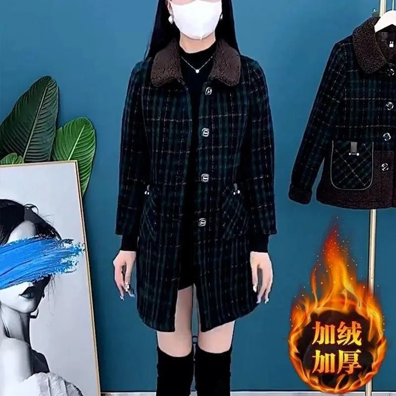 百搭韩版格子冬季中长款风衣短裤中老年女装加绒长款