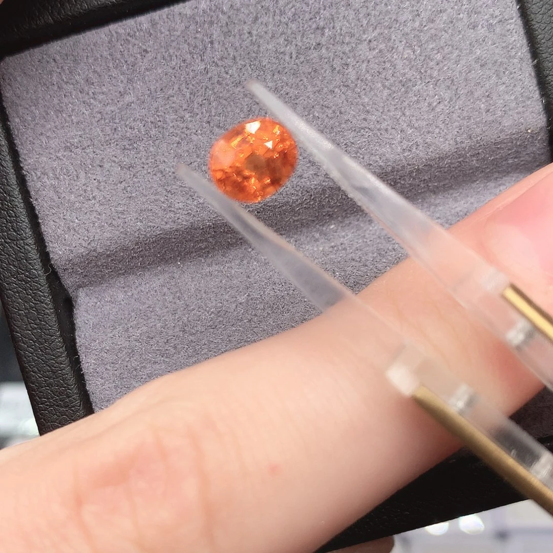 石榴石（芬达石）未镶嵌裸石1.94克拉