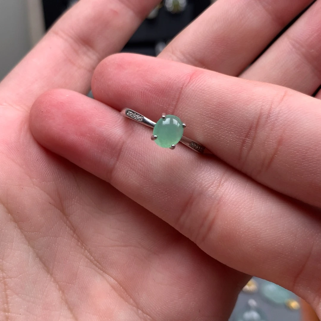 颈饰未镶嵌翡翠天然