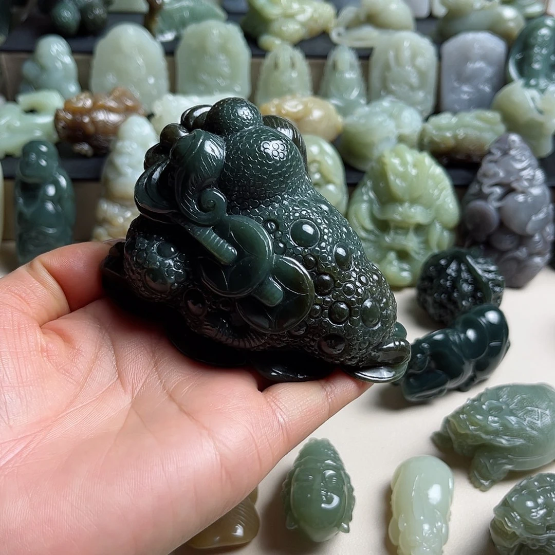 未镶嵌和田玉摆件