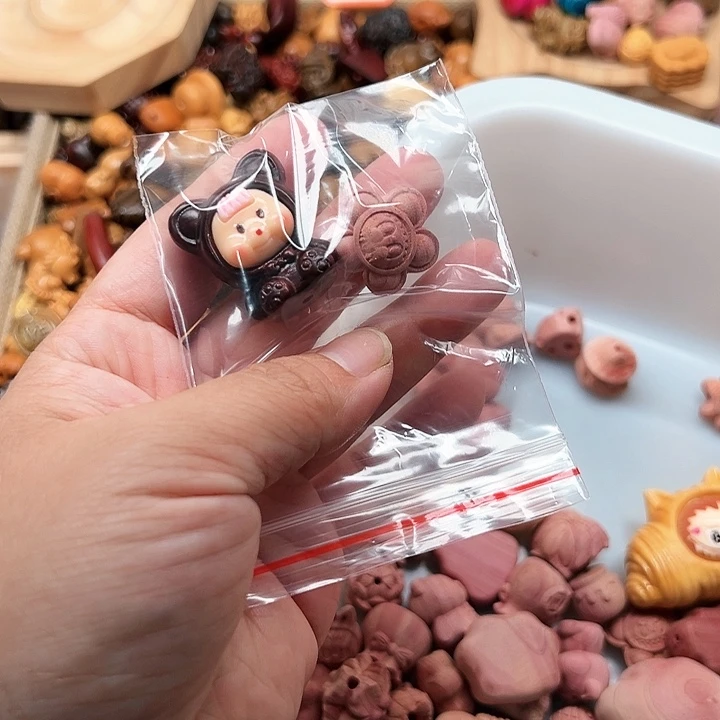 犟*乖木头的雕刻艺术品