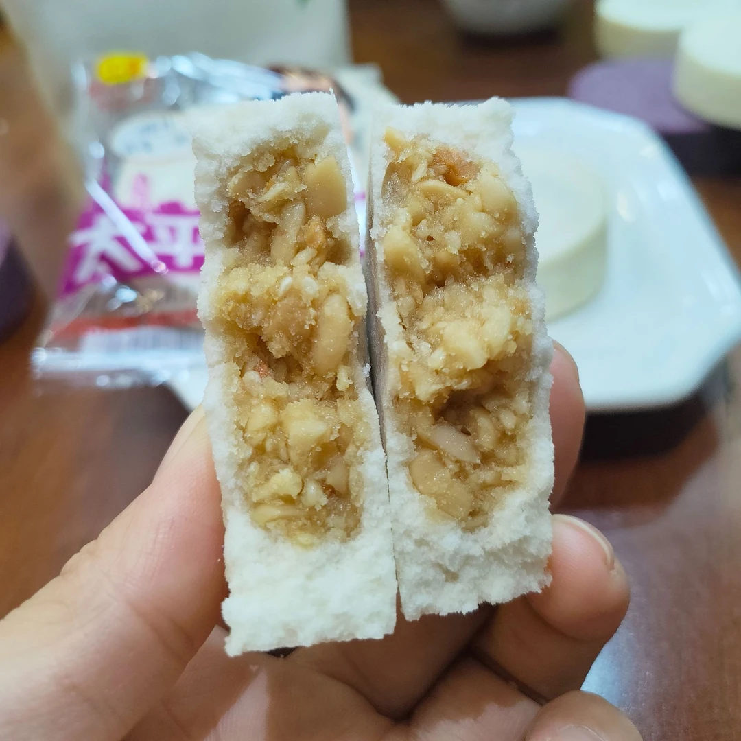 广西梧州藤县太平米饼花生芝麻夹心传统手工糕点休闲零食筒装