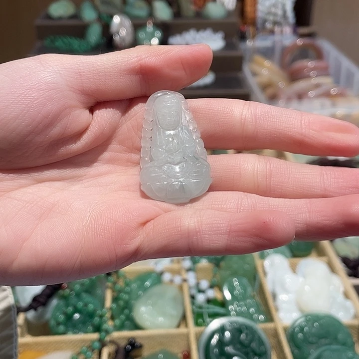 石英质玉未镶嵌颈饰