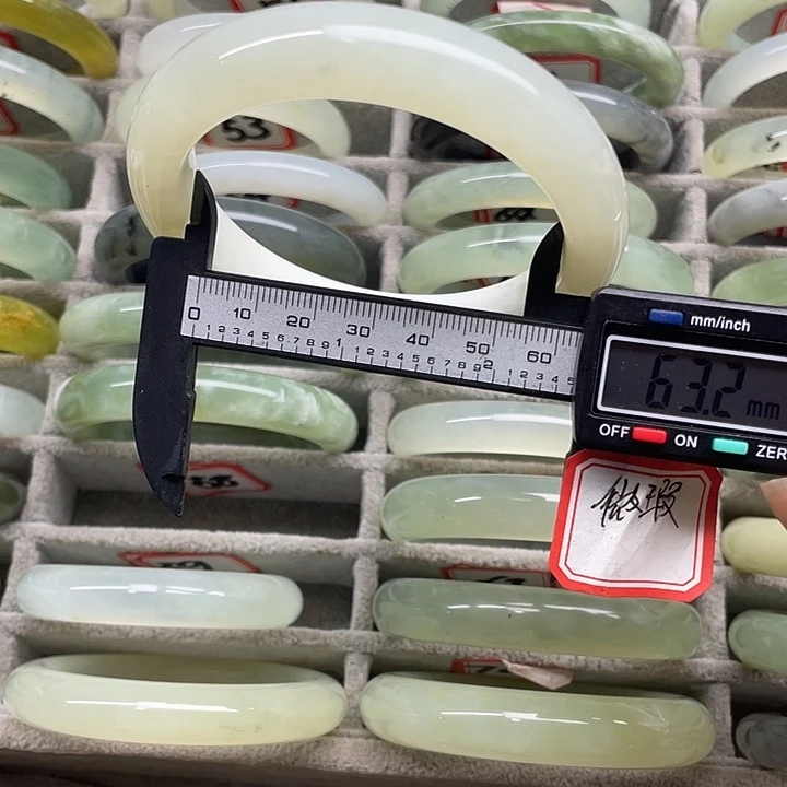 未镶嵌蛇纹石玉手镯58