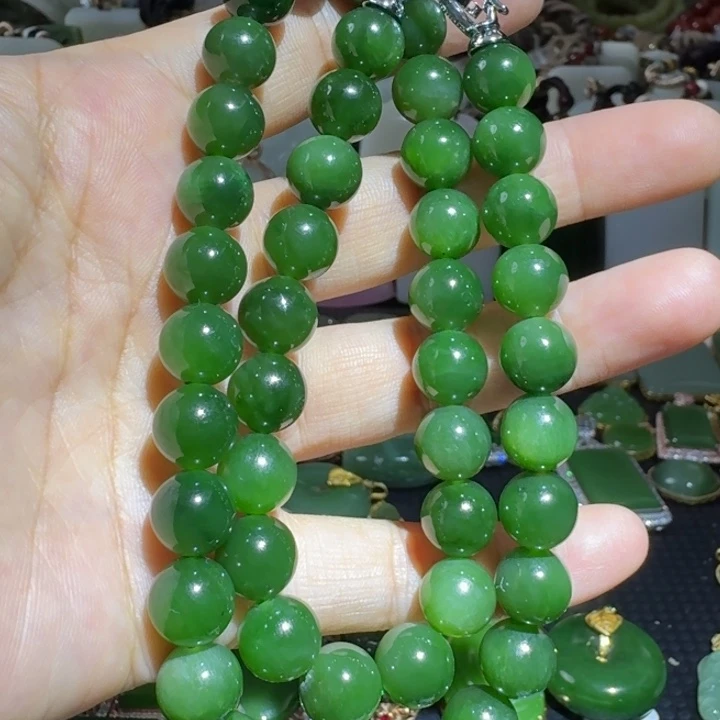 和田玉未镶嵌颈饰菠菜绿10