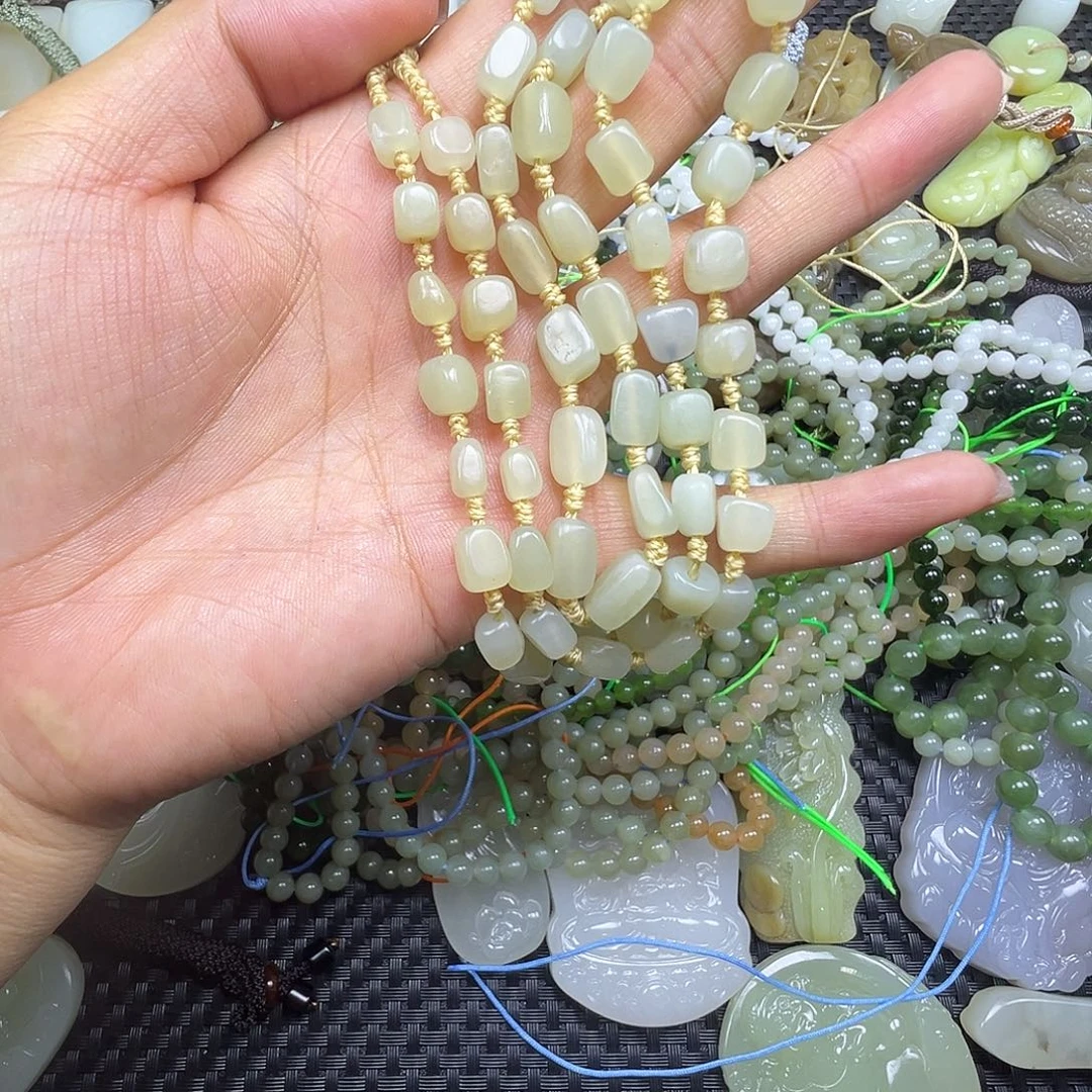 和田玉未镶嵌颈饰漏