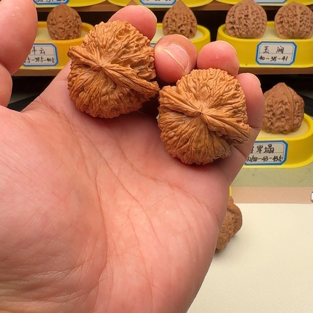 文玩核桃吊坠闷白39.5-39-32全品