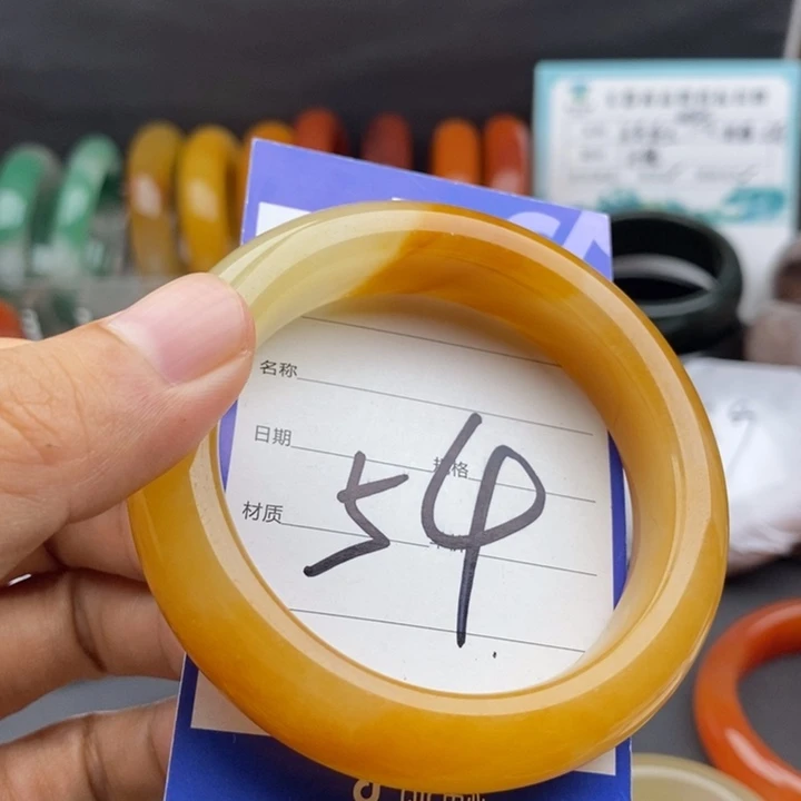 未镶嵌手镯石英质玉