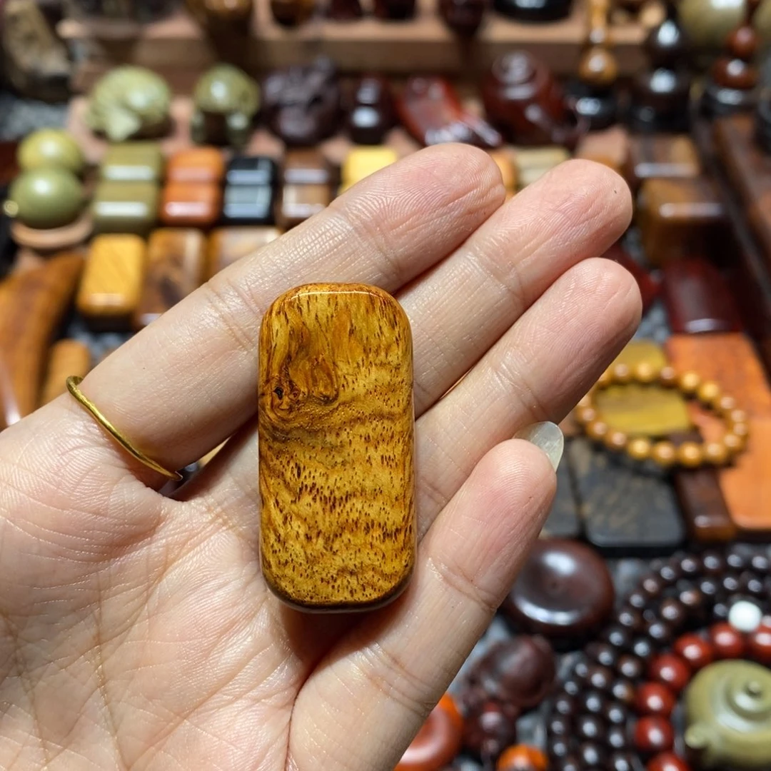 w***u黄花梨/降香黄檀木