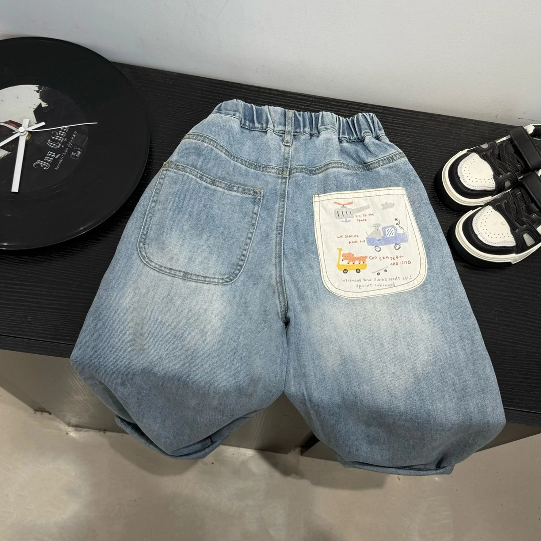 C252225后袋滑滑车印花牛仔裤