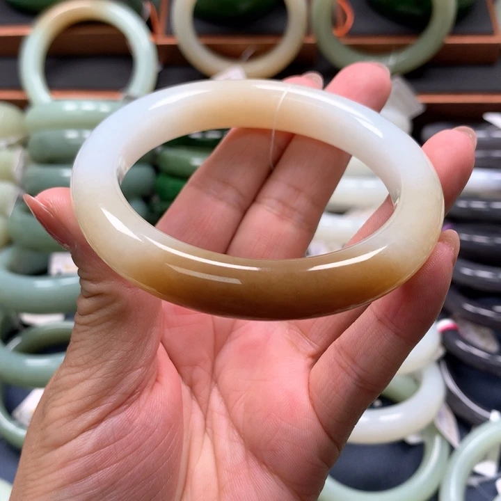 【闪购商品】未镶嵌手镯和田玉