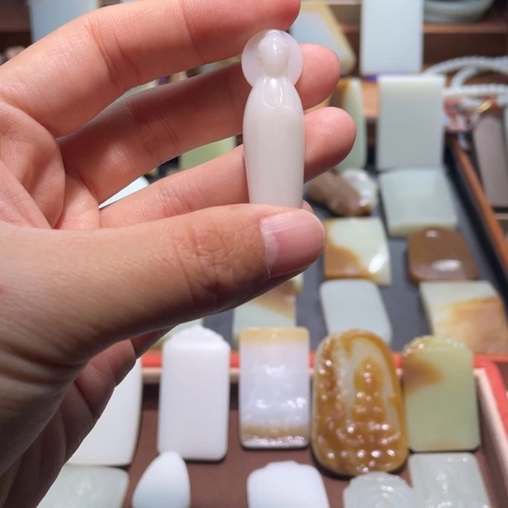 颈饰未镶嵌和田玉