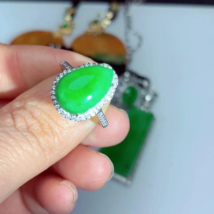 翡翠吊坠(不含链)未镶嵌