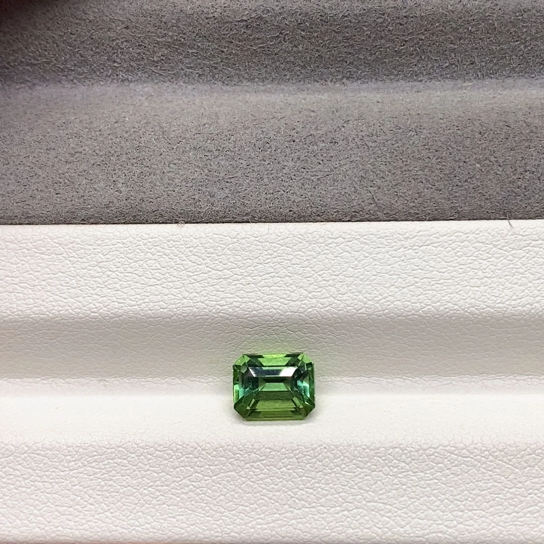 碧玺裸石未镶嵌2.055克拉天然薄荷绿碧玺